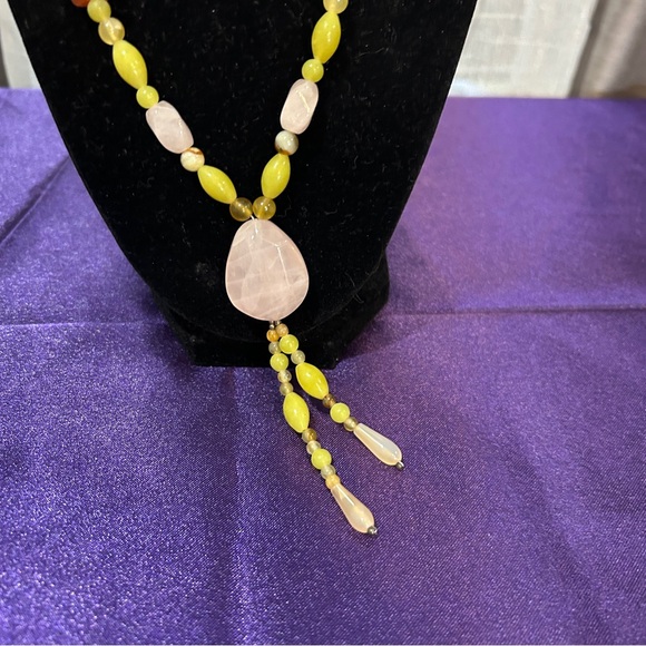 Jay King DTR Necklace Yellow
Bauhinia Stone Quartz
Southwestern Style Design - Picture 2 of 6